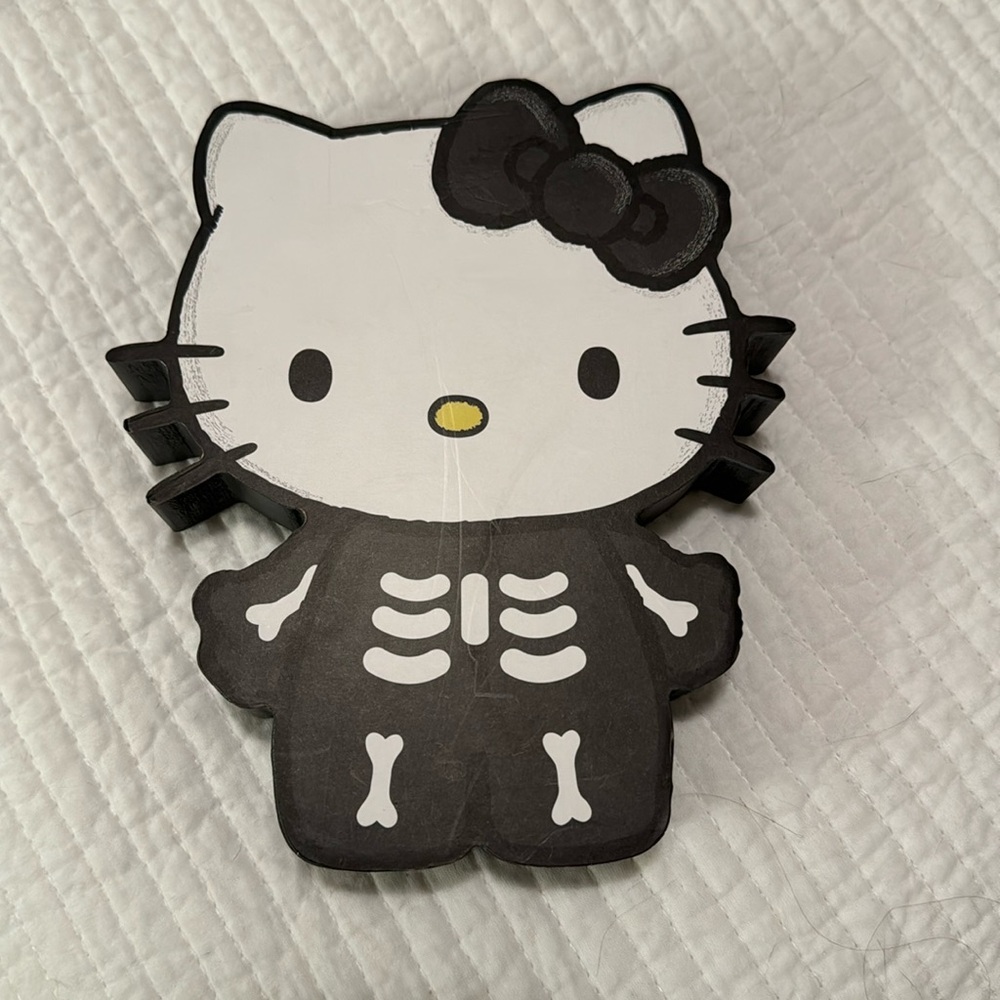 BNWT Hello Kitty skeleton block sign